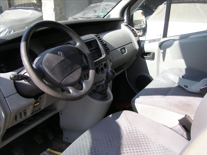 Renault Trafic 2,0   NELZE NASTARTOVAT - fotka 9 z 19
