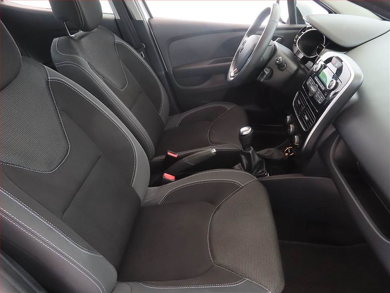 Renault Clio (2017) 1.2 16V, ČR,1.maj, Tempomat - fotka 9 z 14