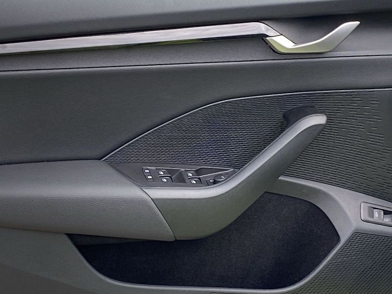 Škoda Octavia (2025) Combi 1.5 TSI M-HEV DSG Sportl - fotka 15 z 41
