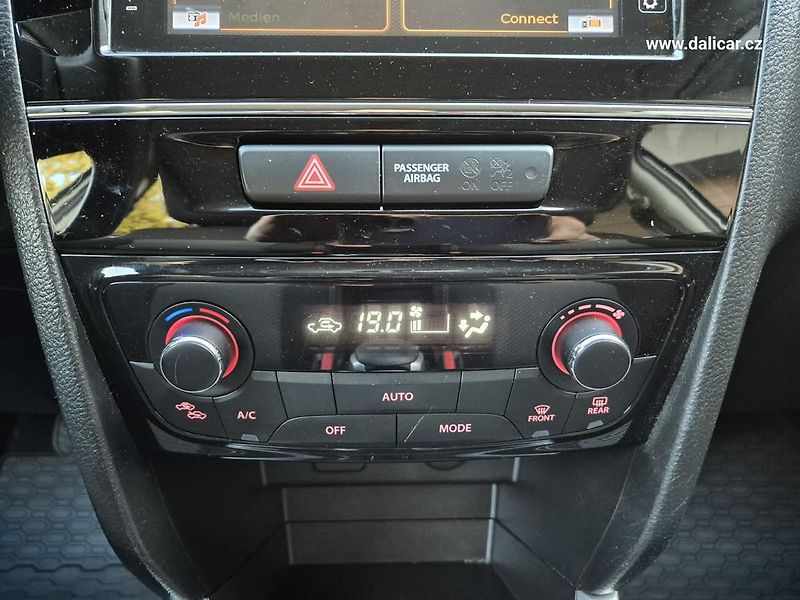 Suzuki Vitara (2016) 1.6VVT 88KW Automat COMFORT - fotka 29 z 52