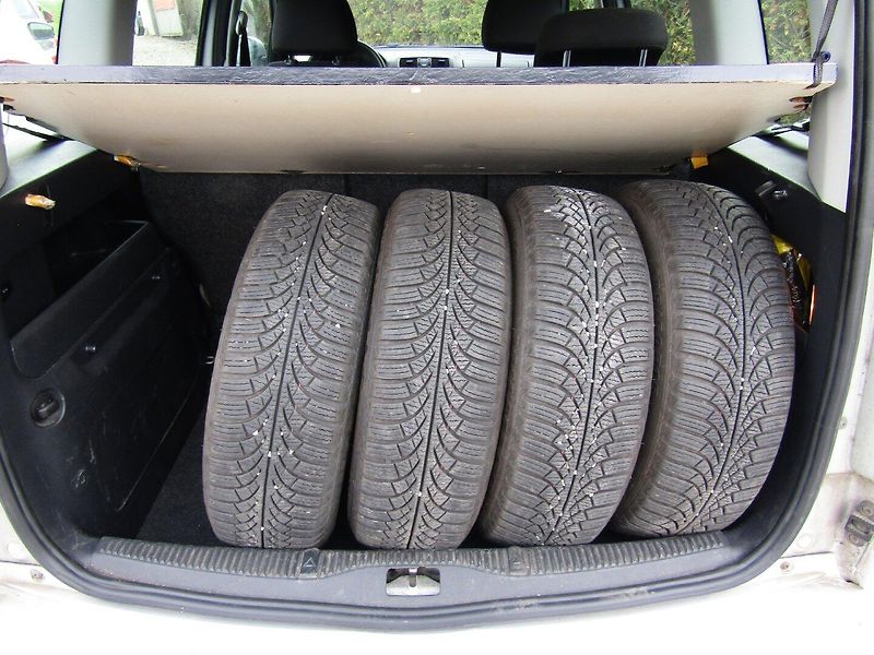 Škoda Roomster (2011) 1.6 TDI 66kW - fotka 22 z 36