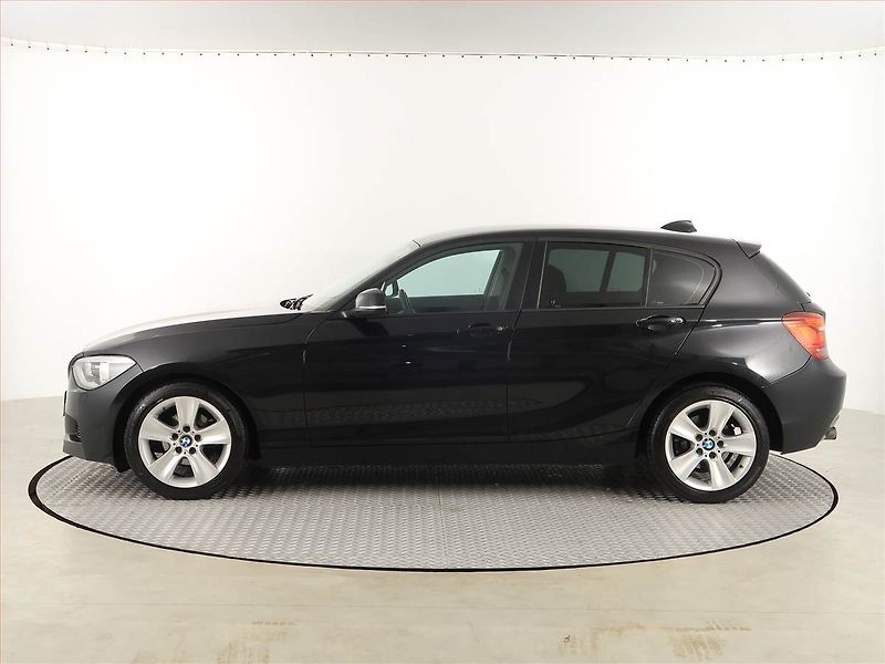 BMW Řada 1 (2014) Comfort 114i, Xenony, Tempomat - fotka 3 z 17