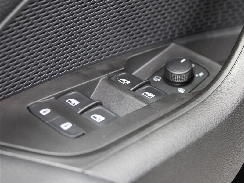 Škoda Octavia 2,0 TSI 195KW RS DCC, 1. maj. - fotka 15 z 39