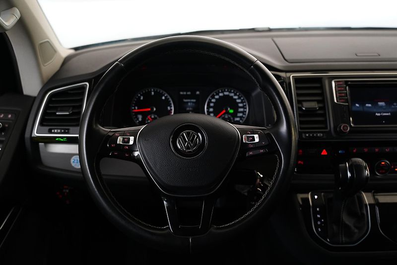 Volkswagen Multivan - fotka 16 z 26