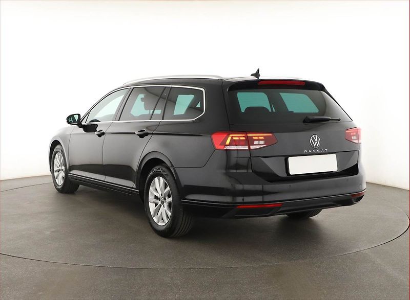 Volkswagen Passat (2022) Business 2.0 TDI, ČR,1.maj - fotka 4 z 18