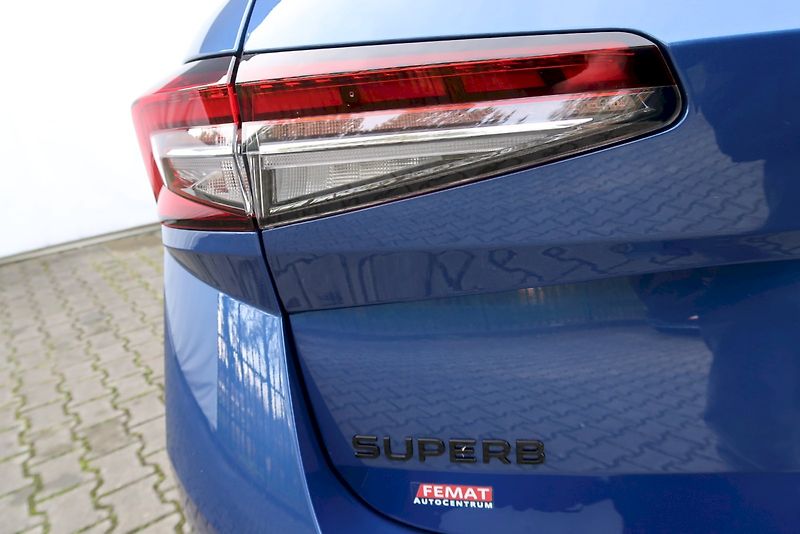 Škoda Superb (2025) Combi SportLine 1,5TSi/150kW D - fotka 29 z 32