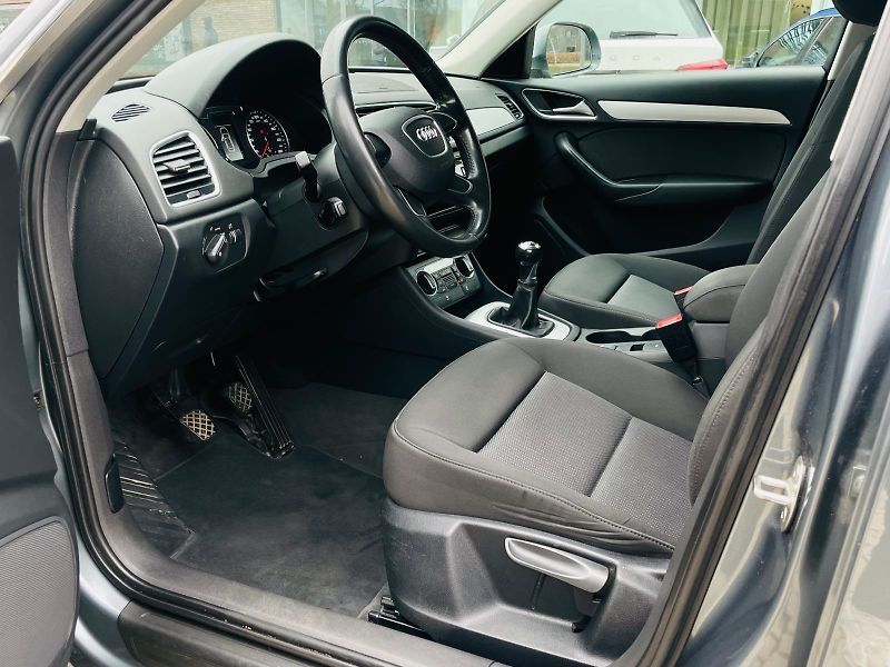 Audi Q3 1.4TFSI MAN SERVISKA TAŽNÉ - fotka 25 z 39