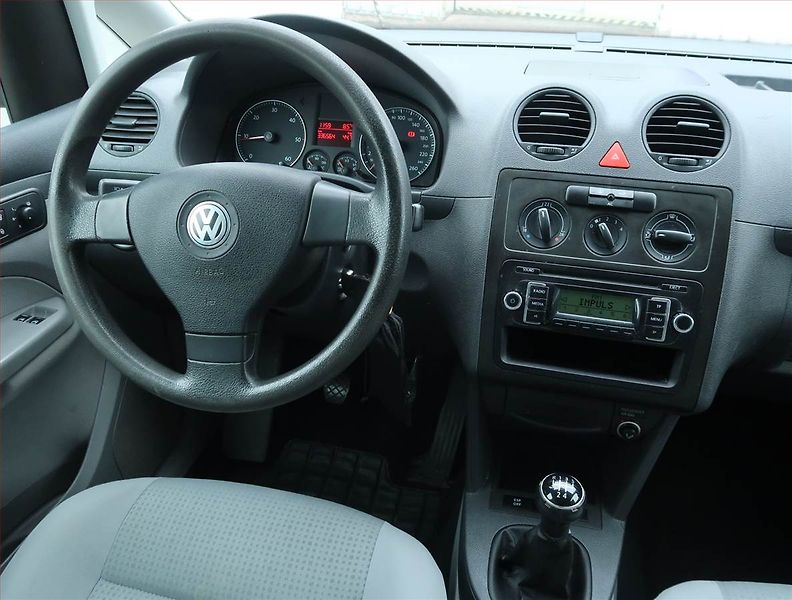 Volkswagen Caddy (2010) 1.9 TDI, 5Míst, 1Maj - fotka 7 z 16