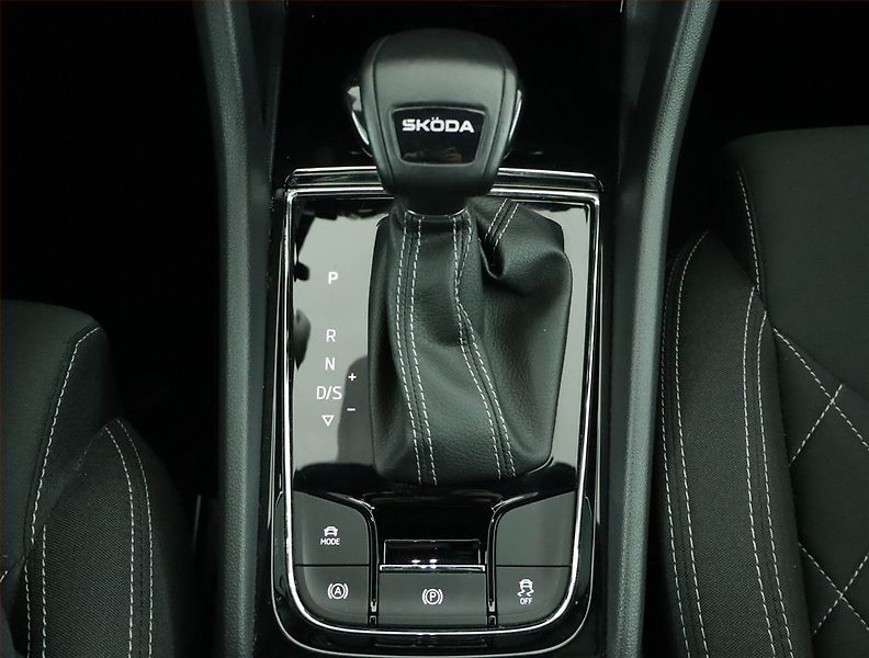 Škoda Karoq (2024) Sportline 1.5 TSI - fotka 13 z 17