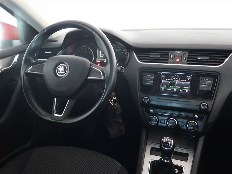 Škoda Octavia (2015) 2.0 TDI, Tempomat - fotka 7 z 14