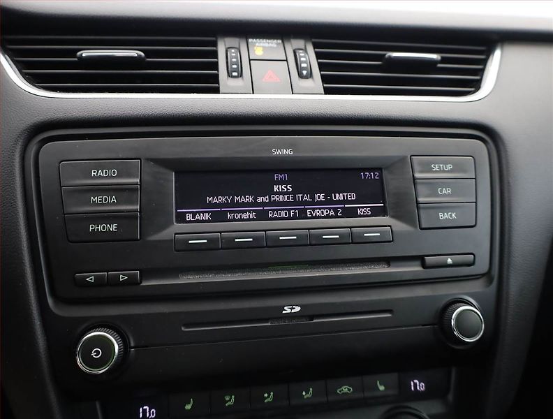 Škoda Octavia (2013) Ambition 1.6 TDI, Tempomat - fotka 11 z 19