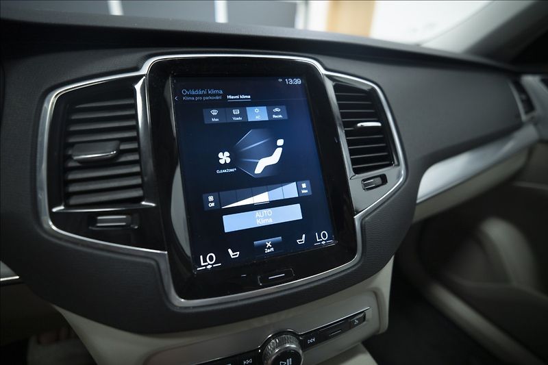 Volvo XC90 2,0 D5 AWD 1. MAJITEL ČR TAŽNÉ - fotka 35 z 44
