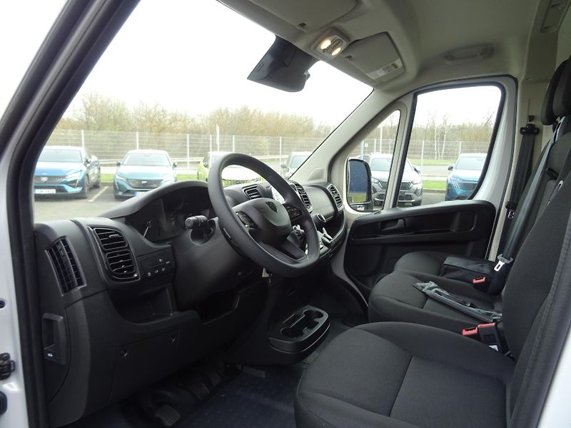 Peugeot Boxer (2026) Furgon L2H1 BHDi 120k MAN6 - fotka 15 z 37