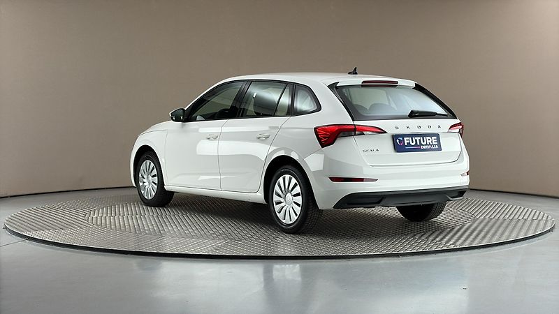 Škoda Scala 1.0 TSI Ambition - fotka 2 z 22
