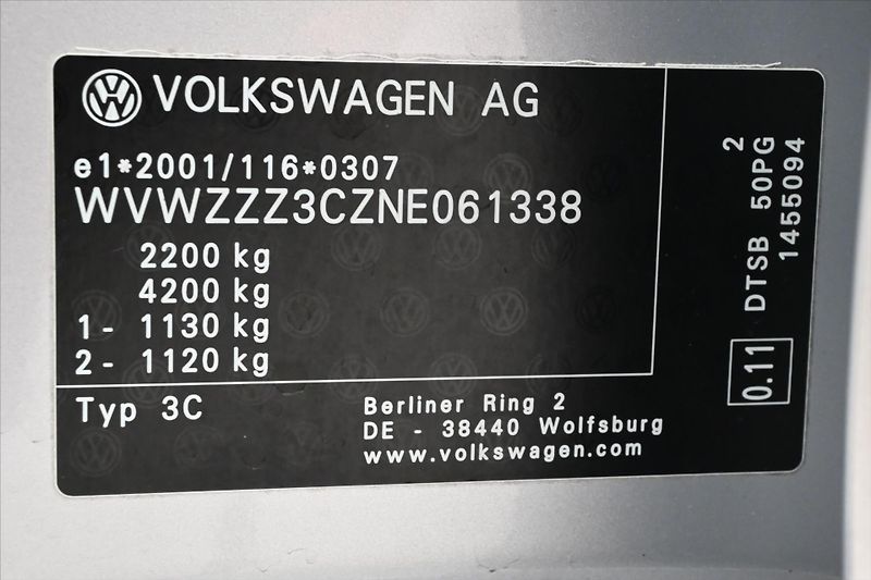 Volkswagen Passat 2,0 TDI 110kW DSG Business Zár - fotka 12 z 32