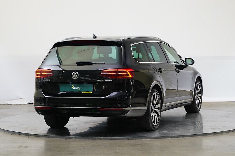 Volkswagen Passat Variant - fotka 2 z 6