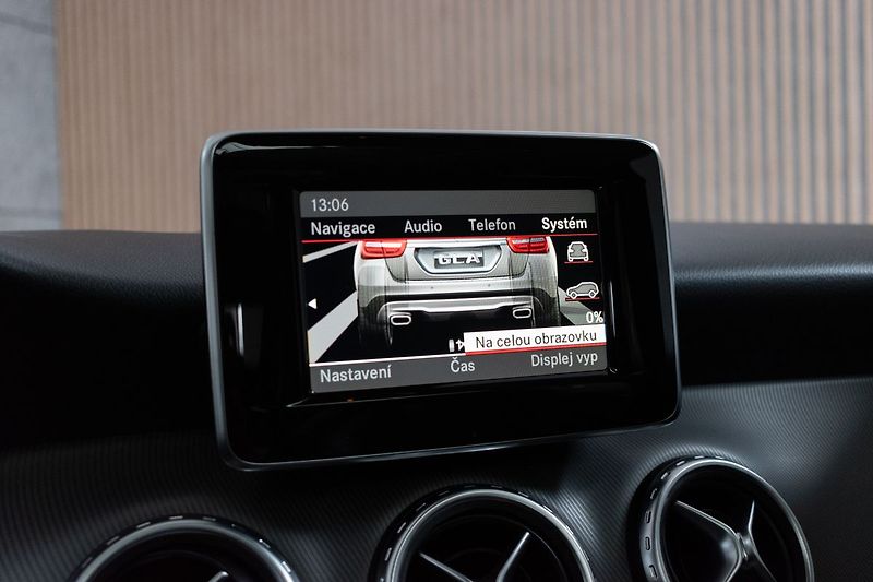 Mercedes-Benz GLA 220d 4MATIC*HARMAN*KAMERA*ČR 1 - fotka 32 z 41