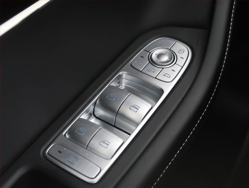 Omoda 5 (2025) Comfort 1.6 T - fotka 13 z 17