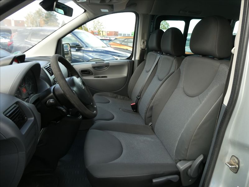 Peugeot Expert Tepee 2,0 HDi 94kW 9.míst L2, 2xkola - fotka 16 z 41