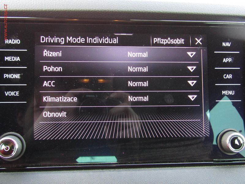 Škoda Karoq (2022) 1.5 TSi, 1.maj,ČR, DSG, navi - fotka 21 z 23