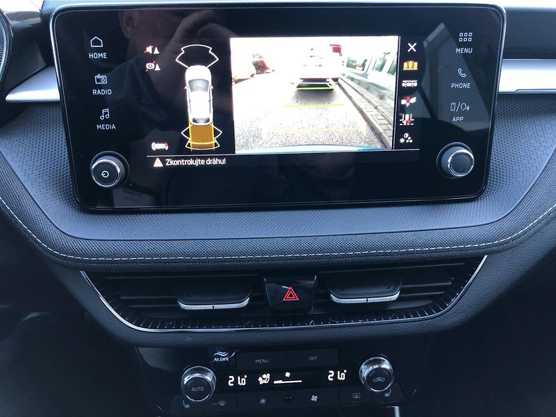 Škoda Fabia 1.0 TSi Top Selection - fotka 20 z 27
