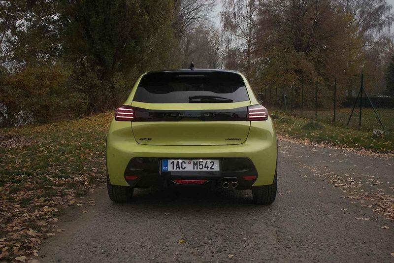 test Peugeot 208 hybrid