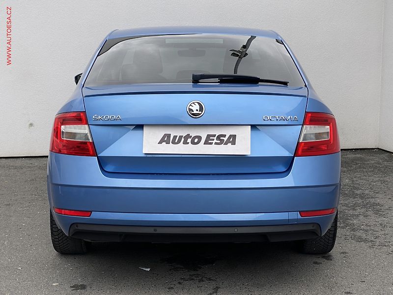 Škoda Octavia (2018) 1.8 TSi, Style, park. čidla - fotka 5 z 17