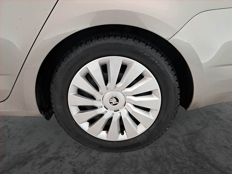 Škoda Octavia (2014) Ambition 1.6 TDI - fotka 15 z 15