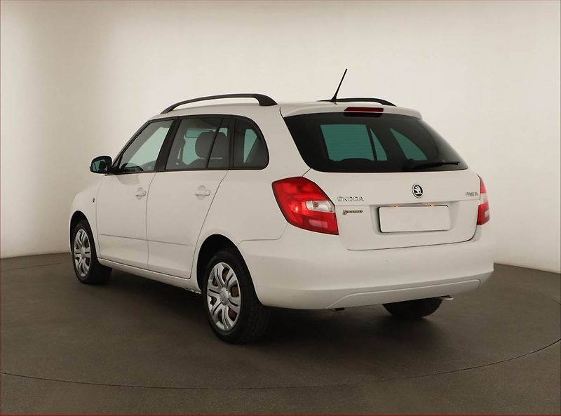 Škoda Fabia (2014) Ambiente 1.6 TDI, po STK - fotka 4 z 11