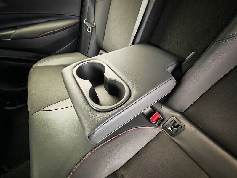 Toyota Corolla Touring sports, 1.8 Hybrid GR - fotka 15 z 36