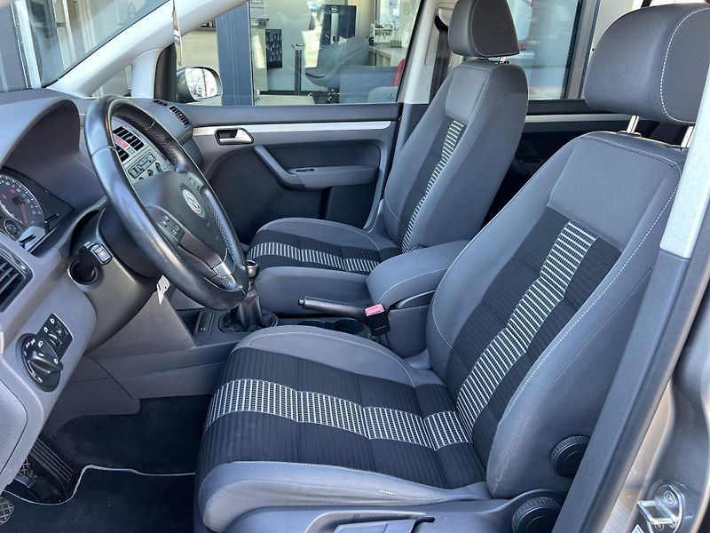 Volkswagen Touran United 1.4TSi 103kw TEMPOMAT - fotka 9 z 40