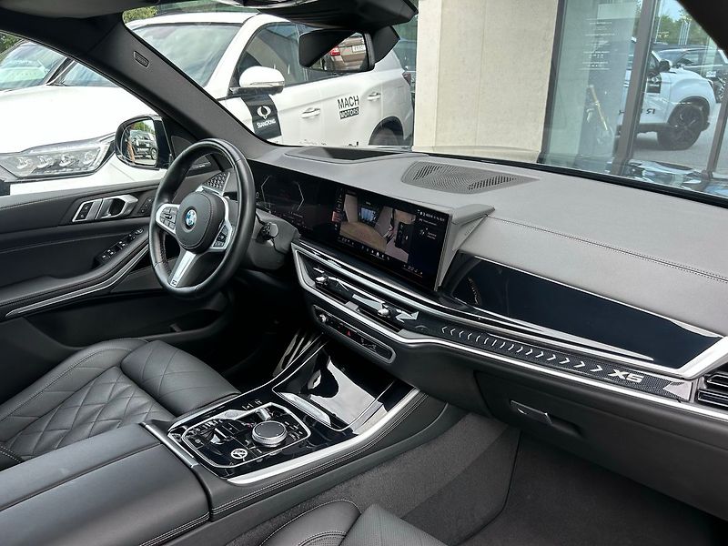 BMW X5 (2025) xDrive 30d El. tažné Msport - fotka 13 z 19