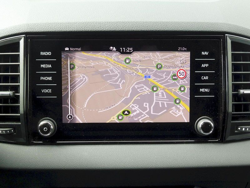 Škoda Karoq (2025) SportLine 1,5 TSI 110kW DSG - fotka 13 z 29