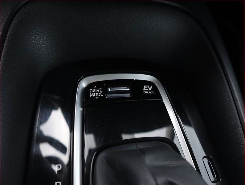 Toyota Corolla (2022) Comfort 1.8 Hybrid - fotka 18 z 21