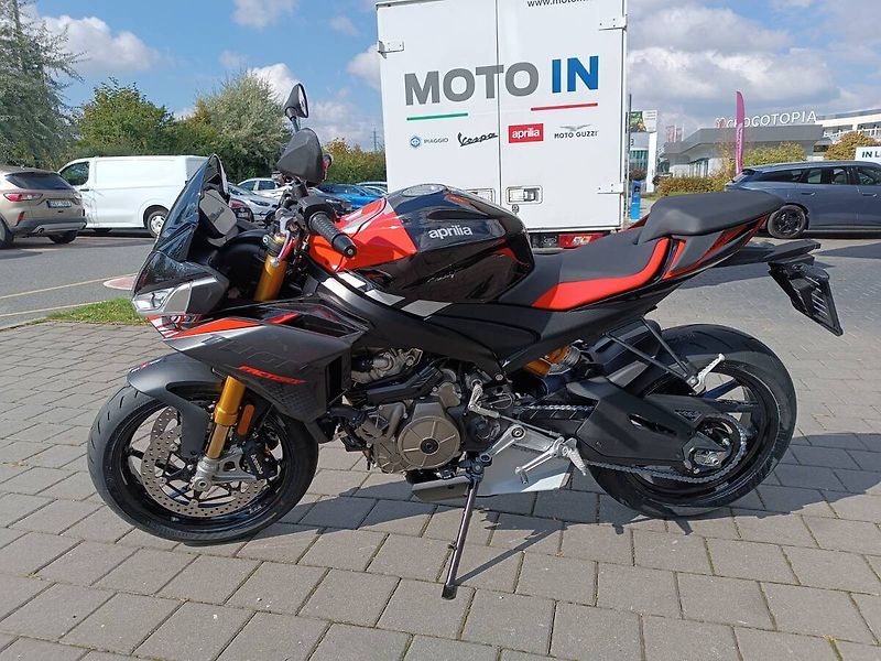 Aprilia Tuono 660 (2025) Factory Dark Beshee + 4roky zá - fotka 4 z 12