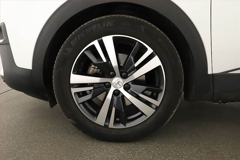 Peugeot 5008 (2019) PureTech 130 - fotka 12 z 15