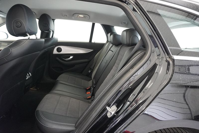 Mercedes-Benz Třídy E 3,0D V6 AUTOMAT - fotka 23 z 27