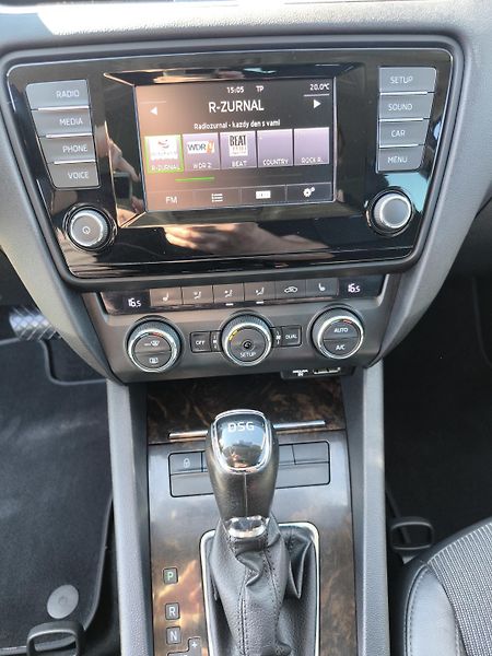 Škoda Octavia (2014) 1,6TDI DSG STYLE*VELKÝ SERVIS* - fotka 33 z 58