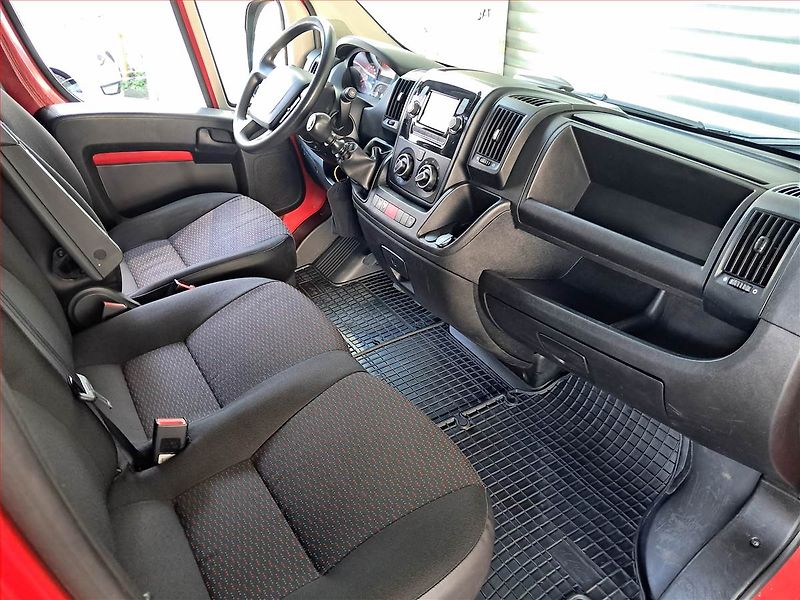 Peugeot Boxer (2021) 2.2 BlueHDi, Maxi, 14m3, 1.0t - fotka 8 z 17