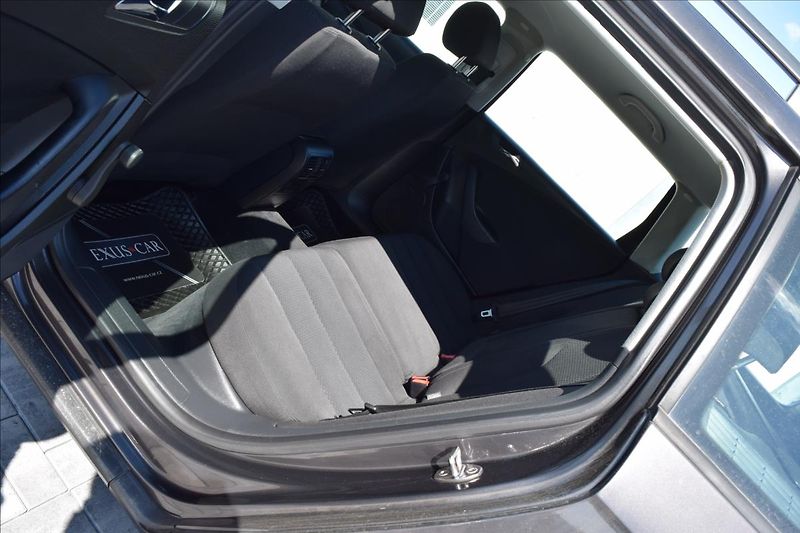Volkswagen Passat 1,9 TDI 77KW KLIMA 1XMAJITEL - fotka 17 z 46