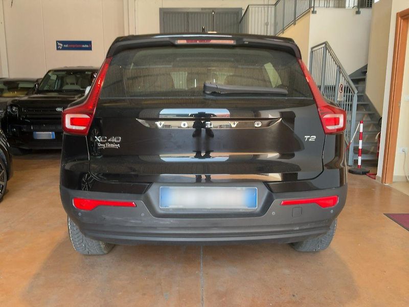 Volvo XC40 (2021) 1.5 T2 Momentum   2WD automat - fotka 7 z 18