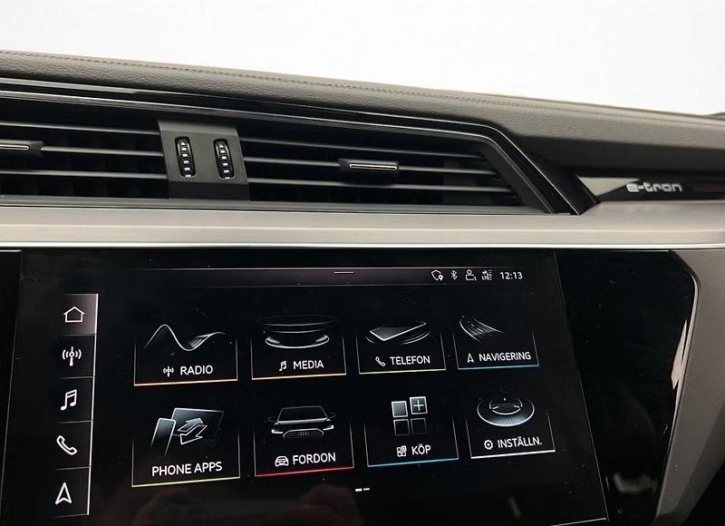 Audi e-tron 55 Quattro 360kam Tažné LED - fotka 16 z 23