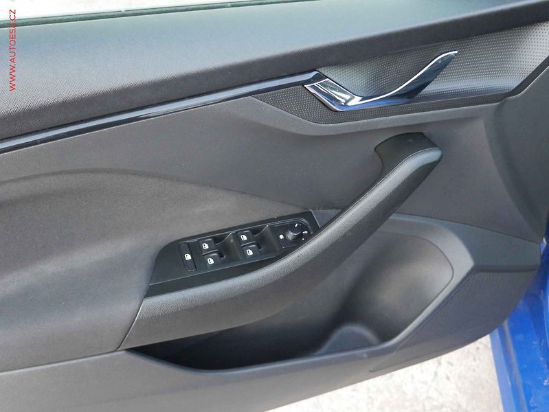 Škoda Kamiq (2020) 1.0 TSi, Ambition, LED - fotka 16 z 16