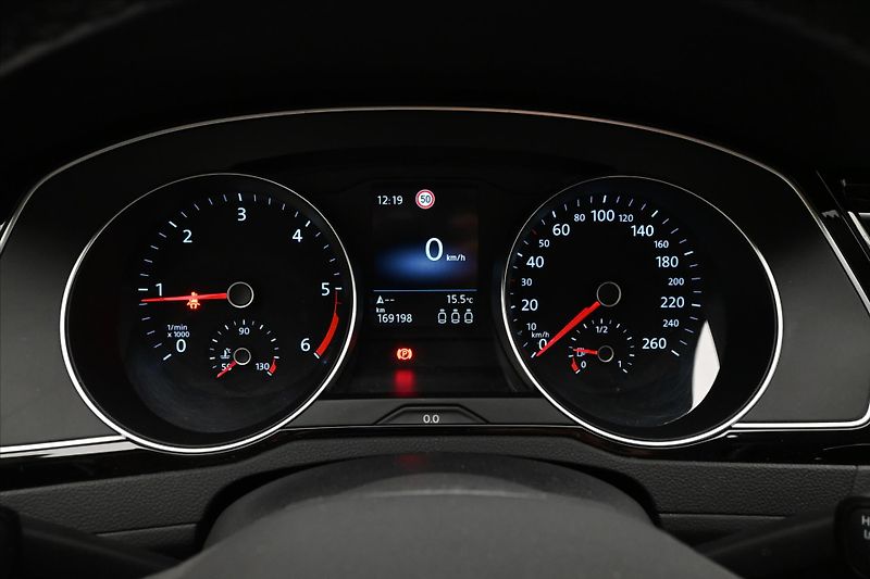 Volkswagen Passat 2,0 TDI 110kW Business Záruka - fotka 13 z 25