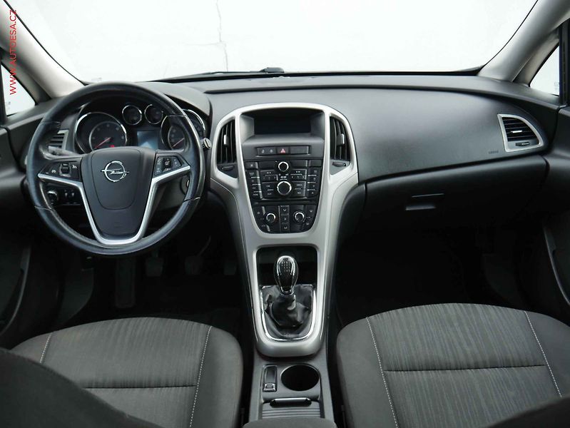 Opel Astra (2011) 1.7 CDTi, 1.maj, AC, temp - fotka 8 z 15