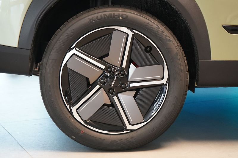 Jaecoo 7 1.6 T-GDI AWD DCT EXCLUSIVE - fotka 5 z 48