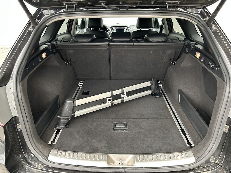 Hyundai i40 2.0 GDI Experience - fotka 27 z 28