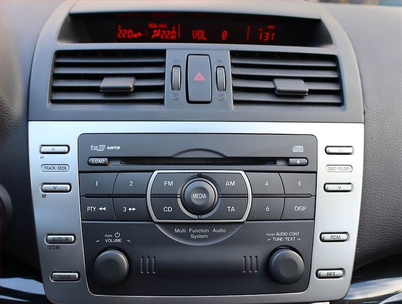 Mazda 6 (2008) 2.5, Xenony, Tempomat - fotka 13 z 18