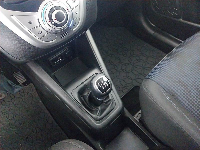 Hyundai ix20 (2013) 1.4 CRDi, nová STK - fotka 13 z 16