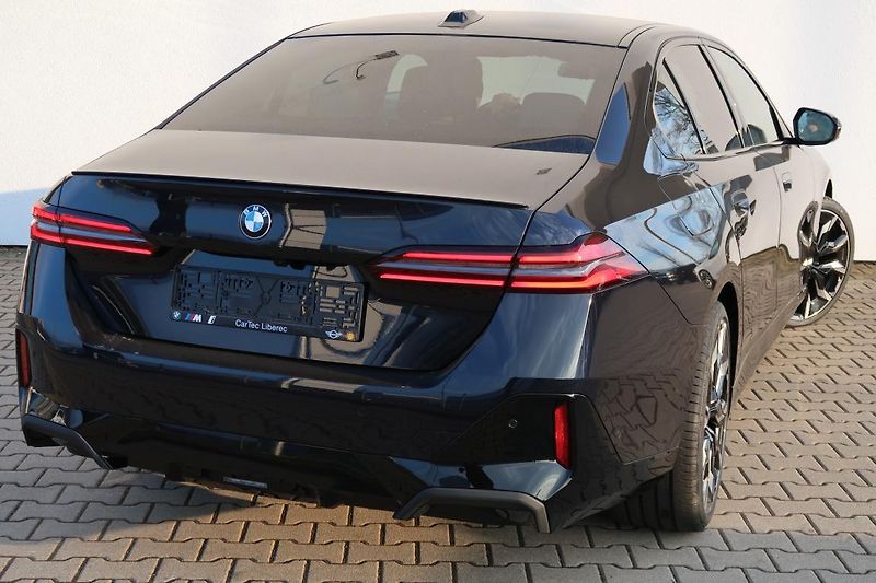 BMW Řada 5 540d xDrive Sedan - fotka 3 z 6